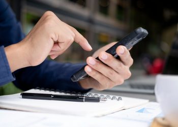 utilisation-technologie-connexion-ligne-pour-entreprises-education-communication utilisation-technologie-connexion-ligne-pour-entreprises-education-communication